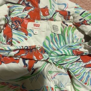 Levi's Cream Crop Top woth Flowers